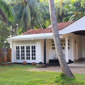 Tropical colonial retreat minutes from the beach Colombo