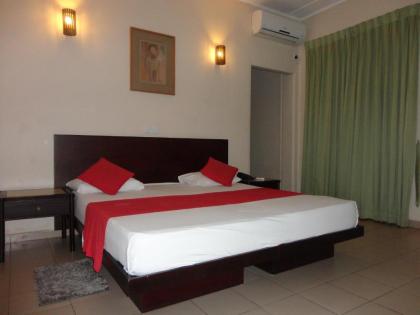 Shalimar Hotel - image 8