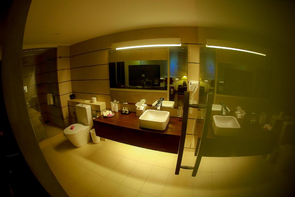 Rockwell Colombo - image 4