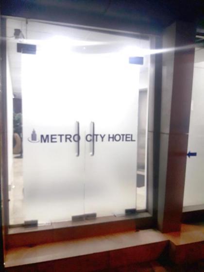 Metro City Hotel - image 2