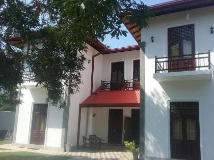 the villa has 6 bedrooms 1 bathroom a flat screen tv with satellite channels Colombo 