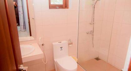 Airport Villa - image 25
