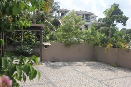 Grand 7 Hotel Thalawathugoda - image 11