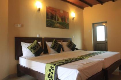 Grand 7 Hotel Thalawathugoda - image 16