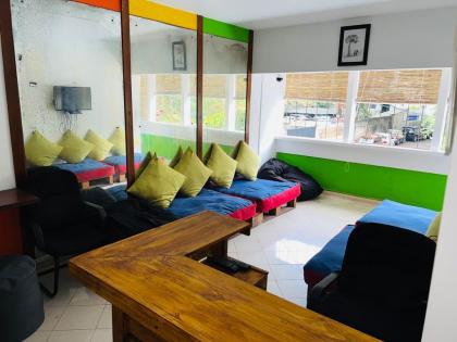Hostel at Galle Face- Colombo - image 22