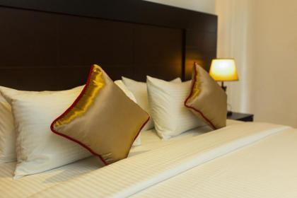 Saveira Colombo - image 25