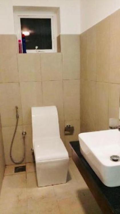 Luxury 3 BR condo-LUXE Highway Residencies Kottawa - image 19