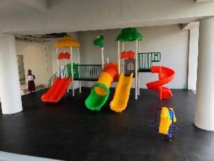 Luxury 3 BR condo-LUXE Highway Residencies Kottawa - image 5