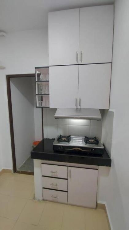Jays Apartment - Colombo 02 at the heart of convenience - image 23