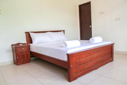 Cinnamon Fence - image 24