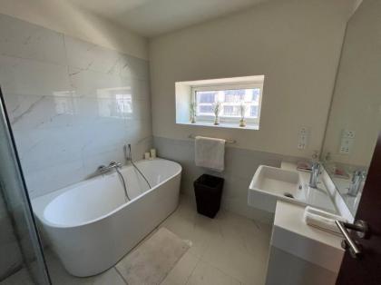 Cinnamon Life - Luxury 2 Bedroom Apartment. - image 26