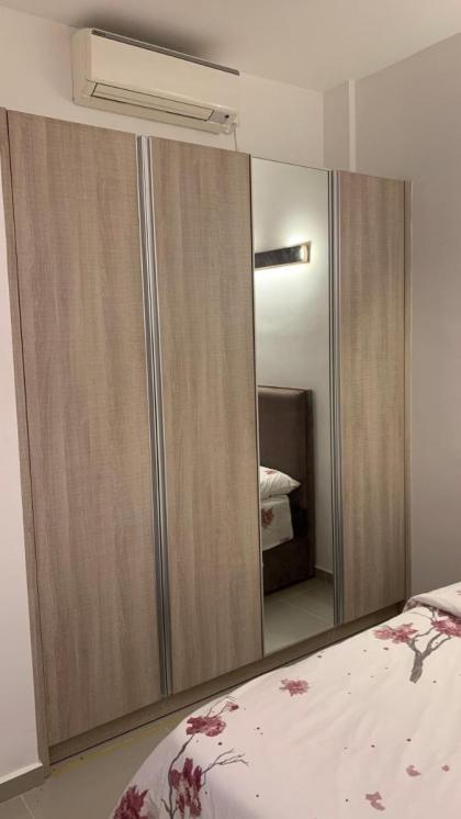 Luxurious 2 bedroom apartment - Ariyana Resort Apartments -Athurugiriya - image 15