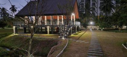 Luxurious 2 bedroom apartment - Ariyana Resort Apartments -Athurugiriya - image 30