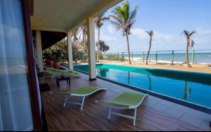 Reef Bungalow Hotel - image 28