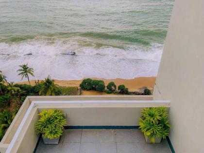 MaSa Beach Front Apartment Uswetakeiyawa - image 21
