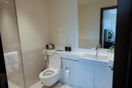 Brand new Water front Luxury Cinnamon suits apartment in heart of Colombo City - image 25