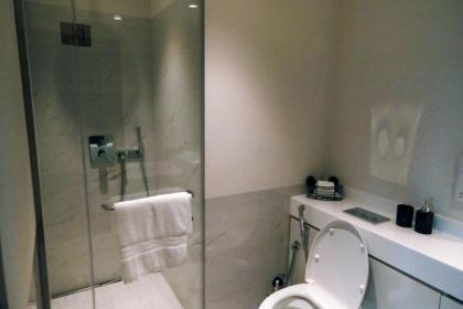 Brand new Water front Luxury Cinnamon suits apartment in heart of Colombo City - image 26