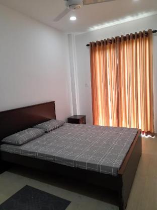 The Glen 3 Bedroom apartment with free parking  - image 6